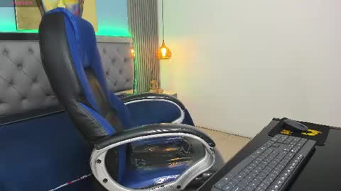 Sam online show from July 6, 1:08 pm