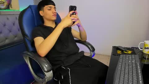 Sam online show from July 10, 1:58 pm