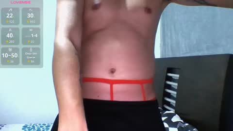 Snapshot of samblaze_21 chatting on June 12, 2:54 am samblade online show from June 12, 2:54 am