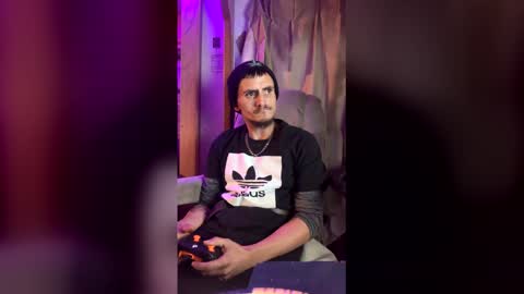 Snapshot of sameeed99 chatting on December 16, 2:27 am sameeed99 online show from December 16, 2:27 am