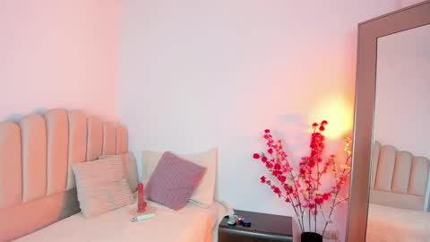 Snapshot of samgomez_ chatting on February 7, 3:27 pm Samantha online show from February 7, 3:27 pm