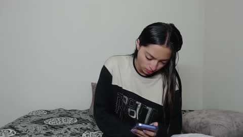 Snapshot of sami_and_gael chatting on February 26, 1:15 am Tami Gael online show from February 26, 1:15 am
