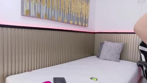 Samanta online show from February 8, 7:39 pm