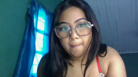 Snapshot of samiah768293 chatting on June 4, 4:40 am samiah768293 online show from June 4, 4:40 am