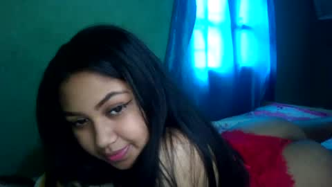Snapshot of samiah768293 chatting on June 15, 7:32 am samiah768293 online show from June 15, 7:32 am