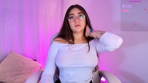 Snapshot of samii_evans chatting on December 3, 4:58 am samii evans online show from December 3, 4:58 am