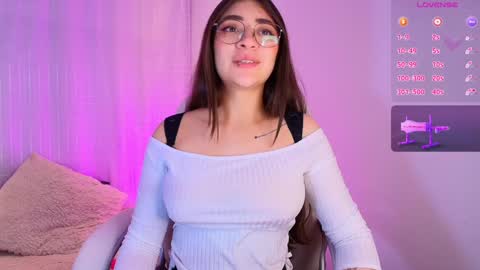 Snapshot of samii_evans chatting on December 3, 8:05 am samii evans online show from December 3, 8:05 am