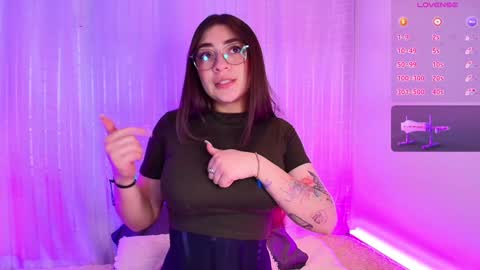 Snapshot of samii_evans chatting on December 12, 5:10 am samii evans online show from December 12, 5:10 am