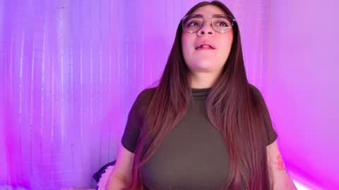 Snapshot of samii_evans chatting on December 12, 8:14 am samii evans online show from December 12, 8:14 am