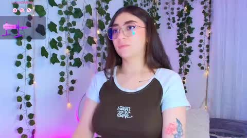 Snapshot of samii_evans chatting on October 9, 4:21 am samii evans online show from October 9, 4:21 am