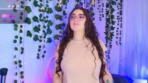 Snapshot of samii_evans chatting on November 28, 7:44 am samii evans online show from November 28, 7:44 am