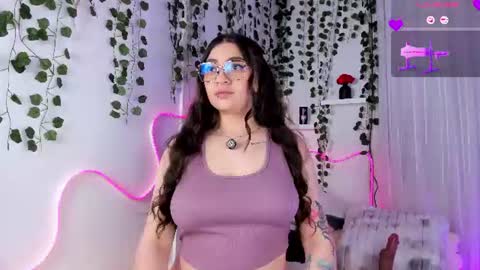 Snapshot of samii_evans chatting on July 4, 4:07 am samii evans online show from July 4, 4:07 am