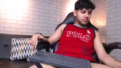 Snapshot of samir_bear chatting on January 29, 12:13 pm Samir online show from January 29, 12:13 pm