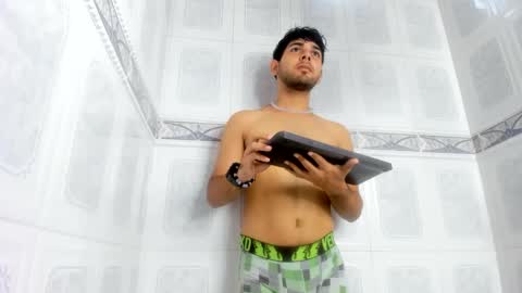 Snapshot of samir_bear chatting on February 7, 12:17 pm Samir online show from February 7, 12:17 pm