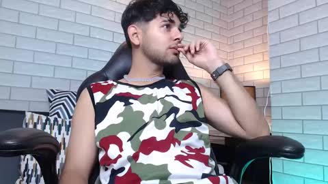 Snapshot of samir_bear chatting on March 6, 12:19 pm Samir online show from March 6, 12:19 pm