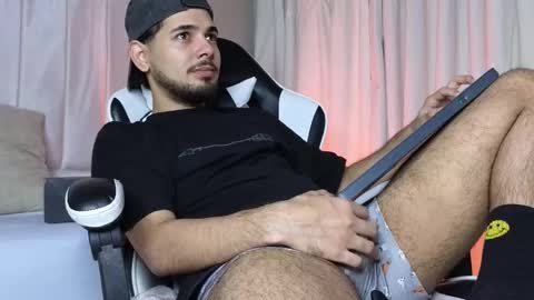 Snapshot of samir_bear chatting on October 31, 12:50 pm Samir online show from October 31, 12:50 pm