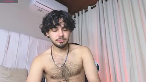 Snapshot of samir_bear chatting on December 2, 12:43 pm Samir online show from December 2, 12:43 pm