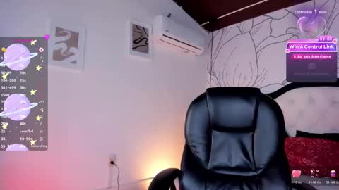 Snapshot of samir_bear chatting on May 19, 12:55 pm Samir online show from May 19, 12:55 pm
