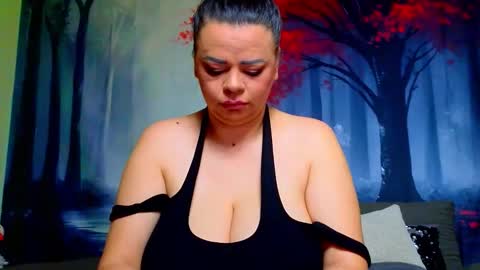 Snapshot of samiraevans chatting on January 13, 9:31 pm online show from January 13, 9:31 pm