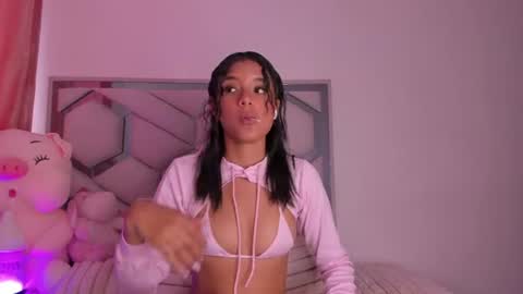 samirose_ online show from June 19, 10:13 pm