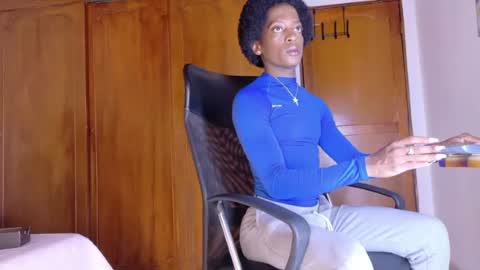 samirths_boy_ online show from June 16, 7:38 pm