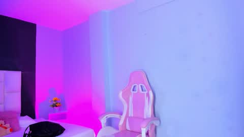 Snapshot of sammy__rose chatting on September 23, 8:01 pm Sammy Rose online show from September 23, 8:01 pm