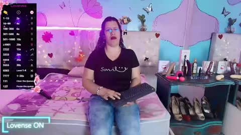 Snapshot of sammy_mature_ chatting on May 23, 9:08 pm Sammy online show from May 23, 9:08 pm