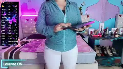 Snapshot of sammy_mature_ chatting on June 17, 8:32 pm Sammy online show from June 17, 8:32 pm