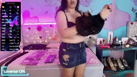Snapshot of sammy_mature_ chatting on June 19, 9:29 pm Sammy online show from June 19, 9:29 pm