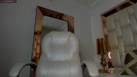 Snapshot of sammy_rios chatting on February 13, 11:15 pm Sammy online show from February 13, 11:15 pm