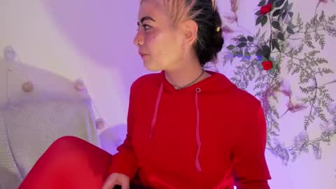 Snapshot of sammysammy_ chatting on December 24, 12:11 pm online show from December 24, 12:11 pm