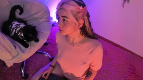 Snapshot of sammysammy_ chatting on January 4, 4:12 am online show from January 4, 4:12 am