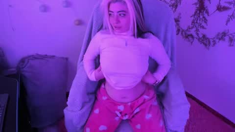 Snapshot of sammysammy_ chatting on January 5, 1:47 pm online show from January 5, 1:47 pm