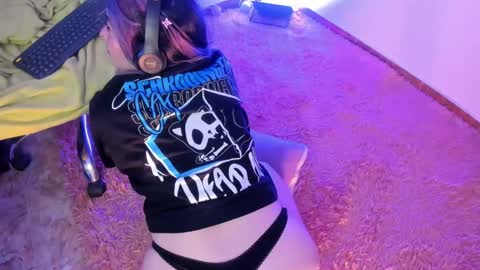 Snapshot of sammysammy_ chatting on February 21, 9:02 am online show from February 21, 9:02 am