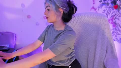 Snapshot of sammysammy_ chatting on March 3, 12:59 am online show from March 3, 12:59 am