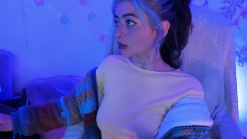 Snapshot of sammysammy_ chatting on March 7, 1:09 am online show from March 7, 1:09 am