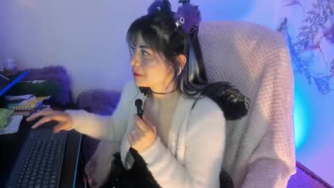 Snapshot of sammysammy_ chatting on October 12, 7:40 am online show from October 12, 7:40 am