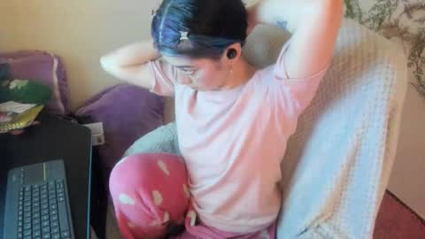 Snapshot of sammysammy_ chatting on November 4, 6:23 am online show from November 4, 6:23 am