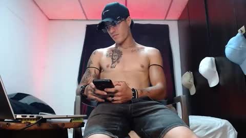 Snapshot of sammytop22 chatting on April 24, 12:57 am sammy model independiente online show from April 24, 12:57 am