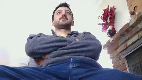 Snapshot of samthebully chatting on January 8, 8:33 pm SamTheBully online show from January 8, 8:33 pm