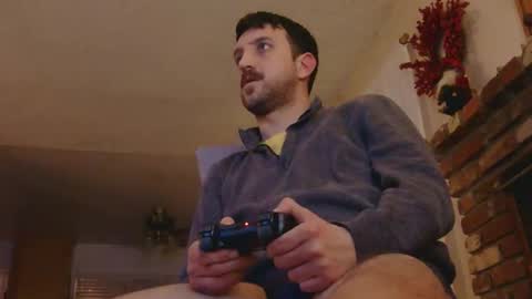 Snapshot of samthebully chatting on January 9, 8:39 am SamTheBully online show from January 9, 8:39 am