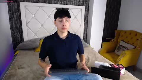 Snapshot of samu_foxxx chatting on September 11, 8:42 pm SAMU online show from September 11, 8:42 pm