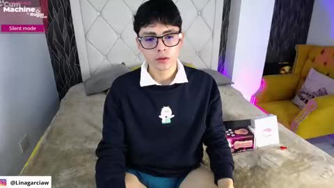 Snapshot of samu_foxxx chatting on September 13, 8:52 pm SAMU online show from September 13, 8:52 pm