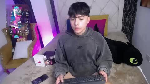 Snapshot of samu_foxxx chatting on November 7, 8:42 pm SAMU online show from November 7, 8:42 pm