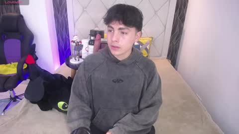 Snapshot of samu_foxxx chatting on November 17, 8:03 pm SAMU online show from November 17, 8:03 pm