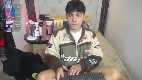 Snapshot of samu_foxxx chatting on November 18, 8:24 pm SAMU online show from November 18, 8:24 pm