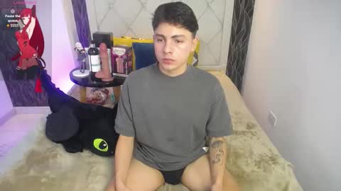 Snapshot of samu_foxxx chatting on December 16, 8:47 pm SAMU online show from December 16, 8:47 pm