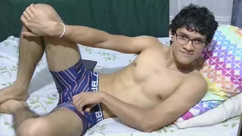 samuel_hills_ii online show from February 24, 7:34 pm