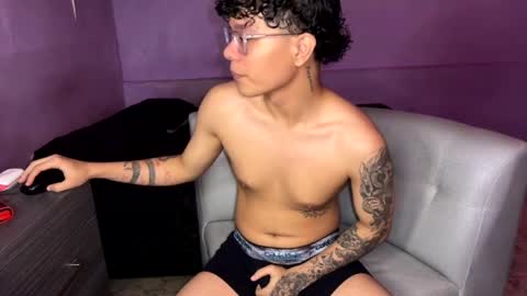 Snapshot of samuel_mora chatting on April 8, 10:32 pm samuel_mora online show from April 8, 10:32 pm