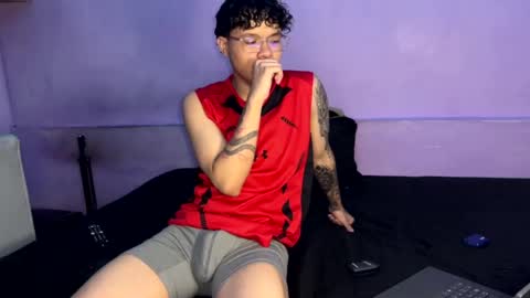 Snapshot of samuel_mora chatting on May 17, 10:17 pm samuel_mora online show from May 17, 10:17 pm